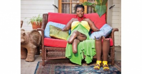 بالصور .. أرادت خلفيّة " Jennifer lopez " فانتهت بلا أطراف